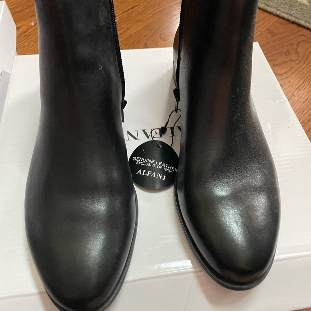 Brand New flat boots
